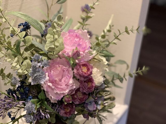 PIPA140ダイニングテーブル,モーダエンカーサ,HOLDチェア,フクラ,フィナンシェ片肘ソファ06,カウチソファ49S,クッション35,クッション36,スツールS17S,リビングテーブルELT001,HTD FURNITURE,モールテックステレビボードW2000,WN板目,ラグ,立野木材, ローゼルドレッサー,ミモザリビングボードWN,ジャスミンチェアH,PLAINミラー69