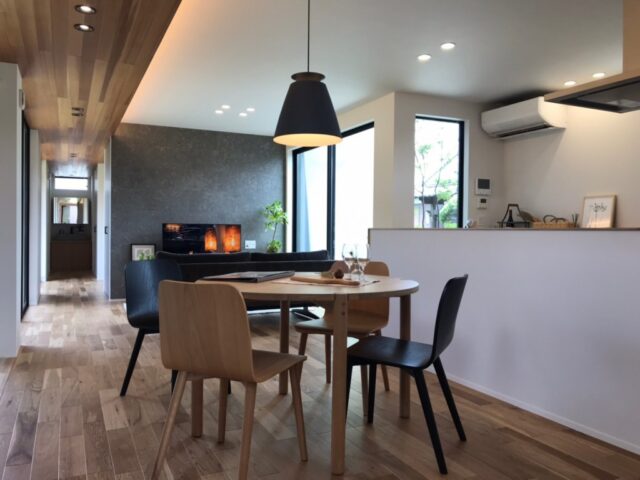 INCOON,インクーン,nots,ノトス,2P,NIPPONAIRE,ニッポネア,RAICHO,ライチョウ,W1800,oak,moda en casa,モーダエンカーサ,COVE round dining table,TAMI,タミチェア,light oak,black,HUMLA side table,フムラサイドテーブル,black,ASKO,1400×2000