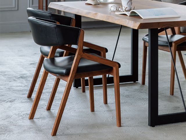 コロナアームチェア