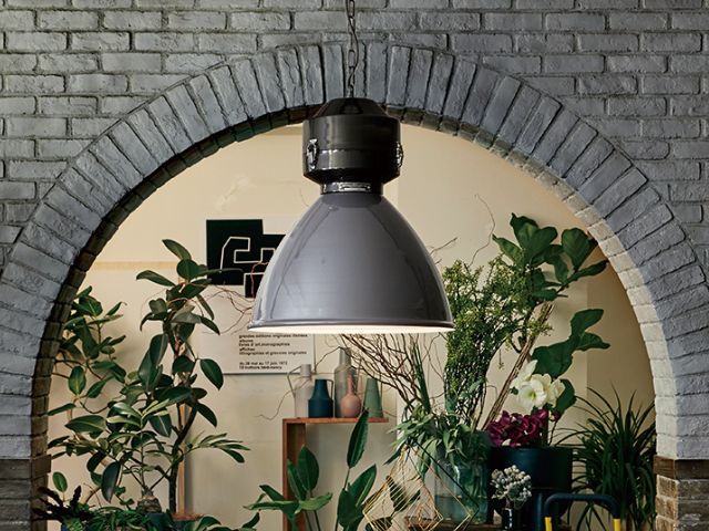 Gravity steel-pendant